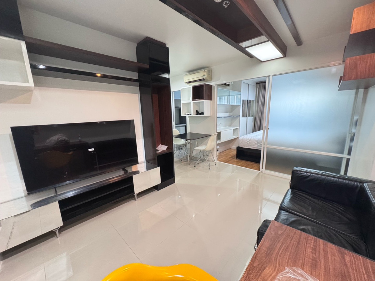 ให้เช่าคอนโดพระราม 9 เพชรบุรีตัดใหม่ RCA : ห้องสวย ว่างพร้อมให้เช่า Lumpini place rama9 เครื่องใช้ไฟฟ้าใหม่ ใกล้ central rama9