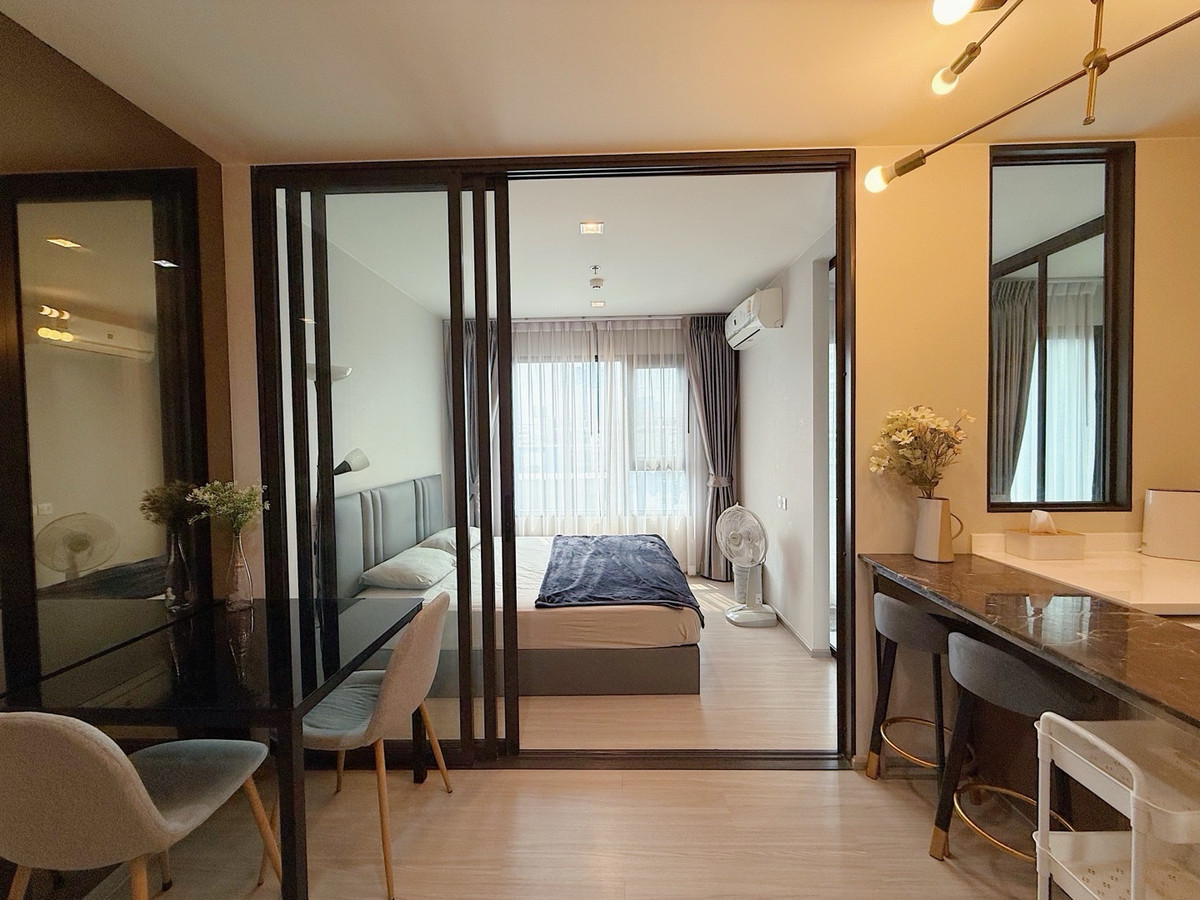 For RentCondoThaphra, Talat Phlu, Wutthakat : ⭐️ Life Sathorn Sierra ⭐️1 bedroom, 1 bathroom, 32 sq m. Beautiful room, decorated, ready to move in.
