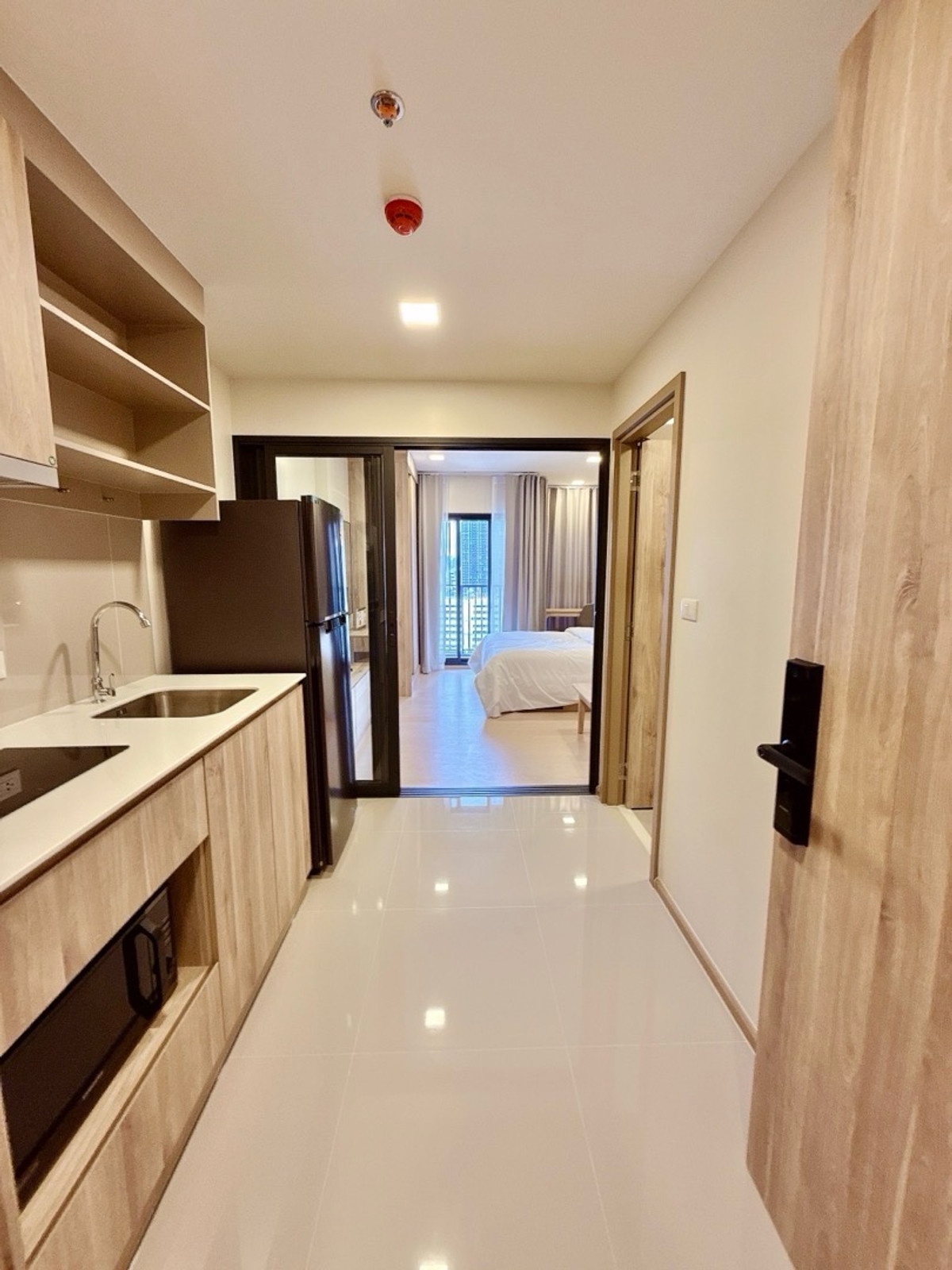 ขายคอนโดพระราม 9 เพชรบุรีตัดใหม่ RCA : 𝐓𝐇𝐄 𝐁𝐀𝐒𝐄 𝐑𝐀𝐌𝐀𝟗 ใกล้ 𝐌𝐑𝐓 พระราม𝟗 ฟรีเงินดาวน์ 𝐎 บาท ผ่อนสบายๆ 𝟖,𝟗𝟎𝟎/เดือน ฟรีทุกค่าใช่จ่าย 