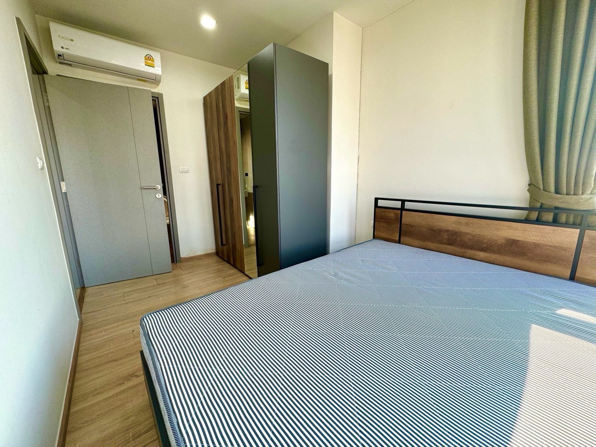 For RentCondoRama9, Petchburi, RCA : For rent: The Base Garden Rama9, corner room, ready to move in.