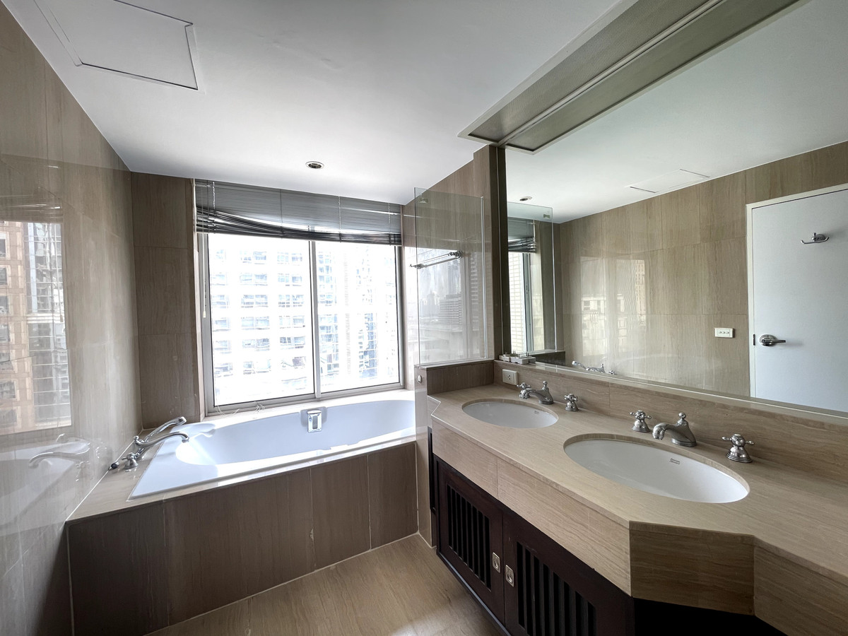 For SaleCondoWitthayu, Chidlom, Langsuan, Ploenchit : Condo for sale, Langsuan Ville, 2 bedrooms, 151.19 sq m, Lang Suan area, near BTS Chidlom, near Lumpini Park, convenient travel.