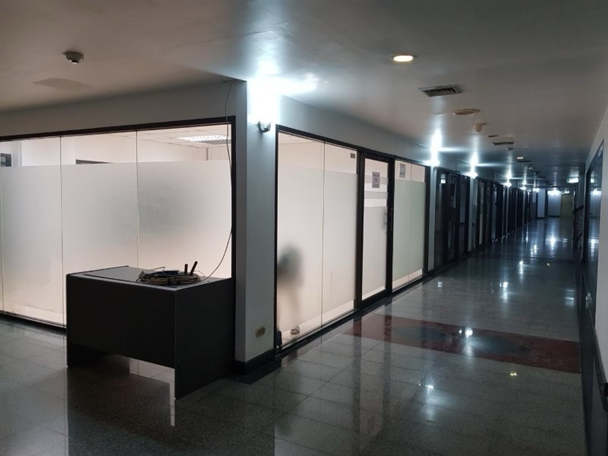 สำนักงานคลองเตย กล้วยน้ำไท : ให้เช่า ออฟฟิศ Omni Tower  ใกล้ BTS อโศก