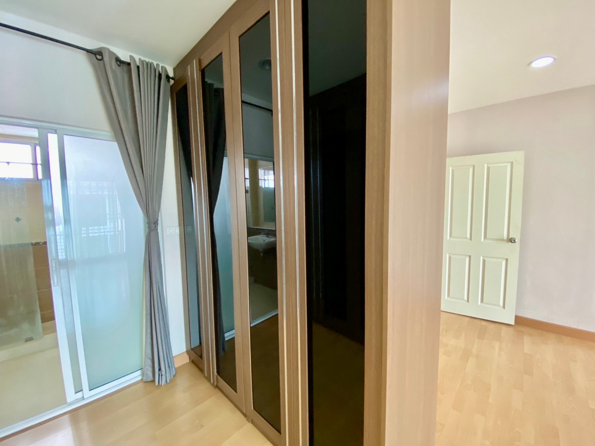 ขายทาวน์โฮมลาดพร้าว101 แฮปปี้แลนด์ : ขายทาวน์โฮม 3 ชั้น บ้านกลางเมือง ลาดพร้าว 87 | บ้านเปล่า แต่งได้ตามสไตล์ | ทำเลเมือง เดินทางสะดวก