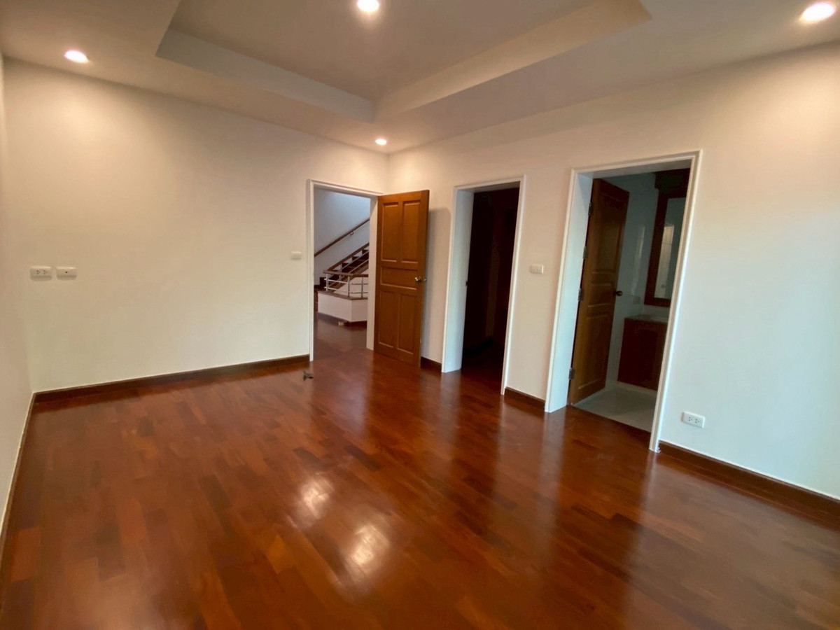 For RentHouseChaengwatana, Muangthong : Luxury Private Pool Villa Near ISB for Expat Families, Spacious Living