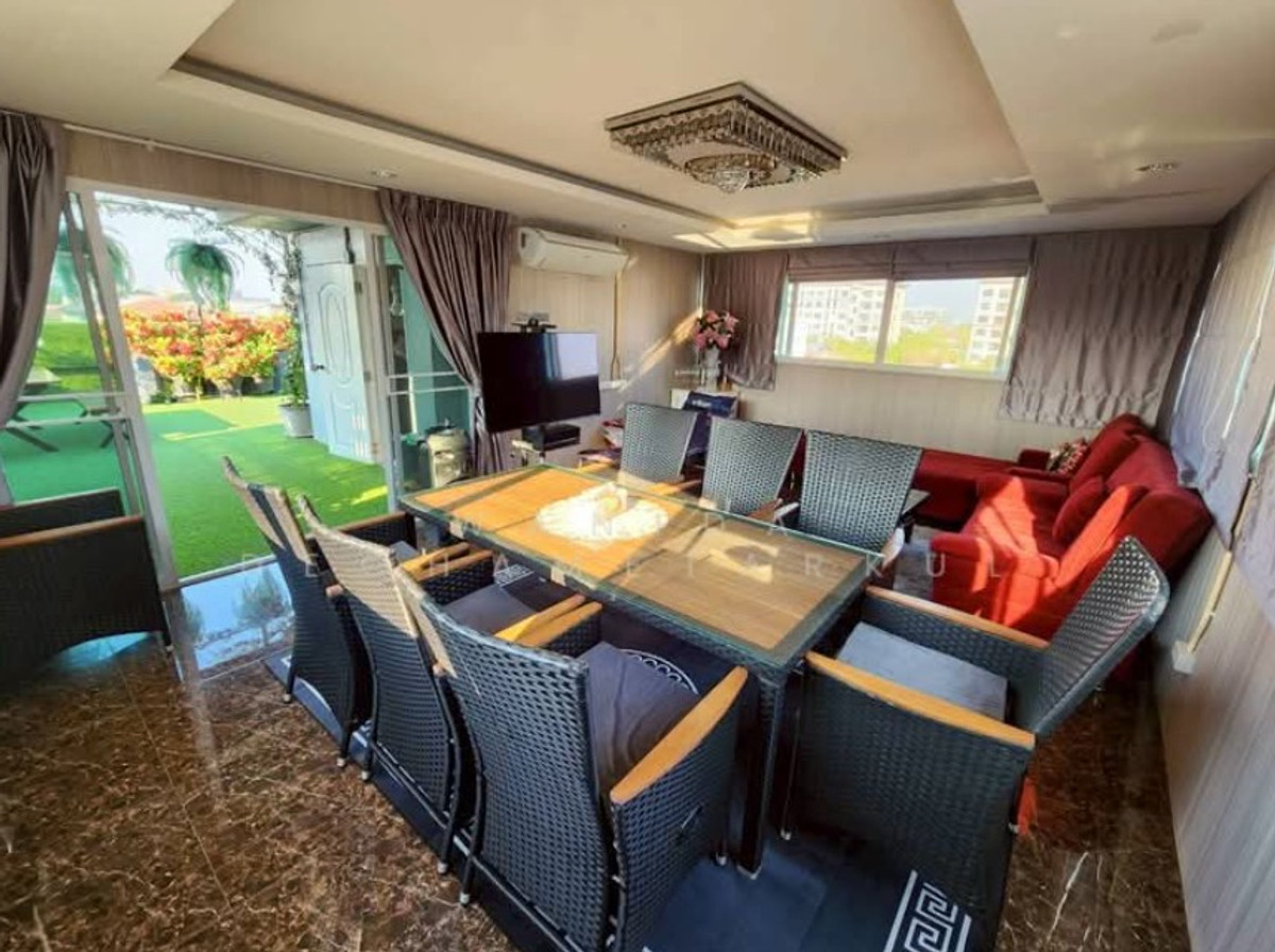 ขายบ้านพระราม 9 เพชรบุรีตัดใหม่ RCA : บ้านเดี่ยว 4 ชั้น พระราม9 ซ.43 พื้นที่ใช้สอยกว่า 704 ตรม. ใกล้ห้างเดอะไนน์ บ้านใจกลางเมือง มีระเบียงทุกห้อง ทิศเหนือ-ใต้ บ้านสวยสภาพดีมาก เหมาะอยู่อาศัย ทำโฮมออฟฟิศ คาเฟ่ เข้าออกได้หลายทาง