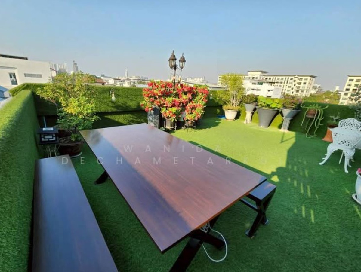 ขายบ้านพระราม 9 เพชรบุรีตัดใหม่ RCA : บ้านเดี่ยว 4 ชั้น พระราม9 ซ.43 พื้นที่ใช้สอยกว่า 704 ตรม. ใกล้ห้างเดอะไนน์ บ้านใจกลางเมือง มีระเบียงทุกห้อง ทิศเหนือ-ใต้ บ้านสวยสภาพดีมาก เหมาะอยู่อาศัย ทำโฮมออฟฟิศ คาเฟ่ เข้าออกได้หลายทาง