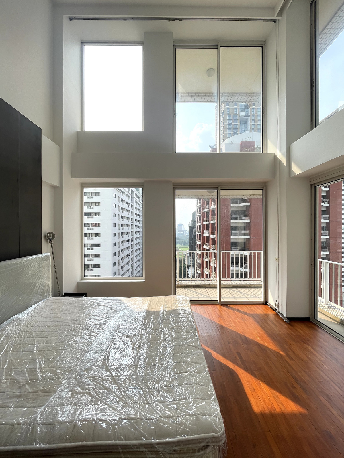 For SaleCondoWitthayu, Chidlom, Langsuan, Ploenchit : Condo for sale, Langsuan Ville, 2 bedrooms, 151.19 sq m, Lang Suan area, near BTS Chidlom, near Lumpini Park, convenient travel.