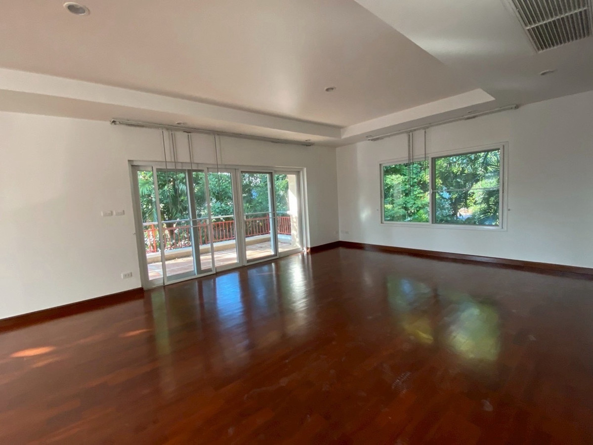 For RentHouseChaengwatana, Muangthong : Luxury Private Pool Villa Near ISB for Expat Families, Spacious Living