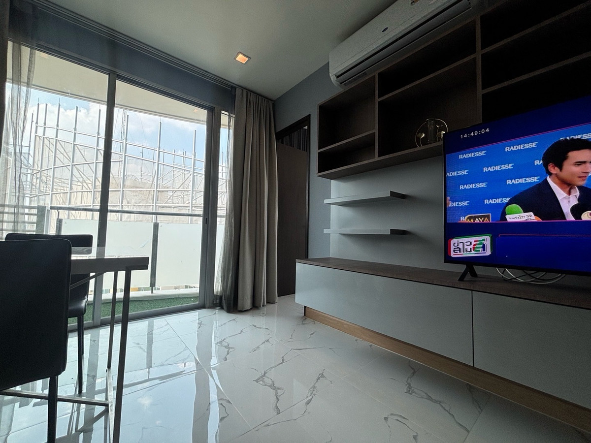 ให้เช่าคอนโดอ่อนนุช อุดมสุข : ✨ ให้เช่าคอนโดหรู Rare Layout ห้องมุมโค้ง วิวเมืองกรุงเทพชั้นสูง สวยมาก
📍 โครงการ Skywalk Residences
ใกล้ BTS พระโขนง เพียง 250 เมตร (เดิน 3 นาที) :25,000 THB/month 51ตรม