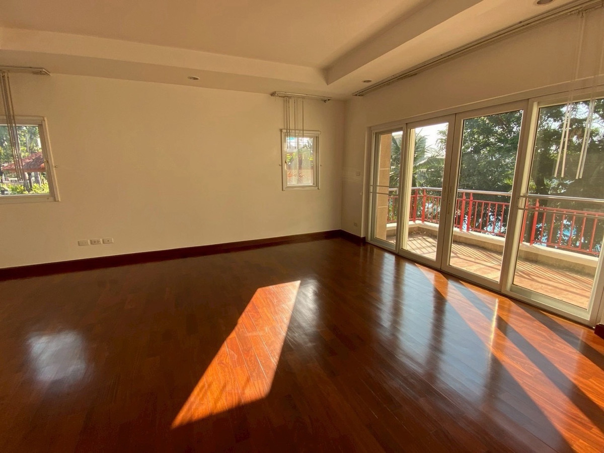 For RentHouseChaengwatana, Muangthong : Luxury Private Pool Villa Near ISB for Expat Families, Spacious Living