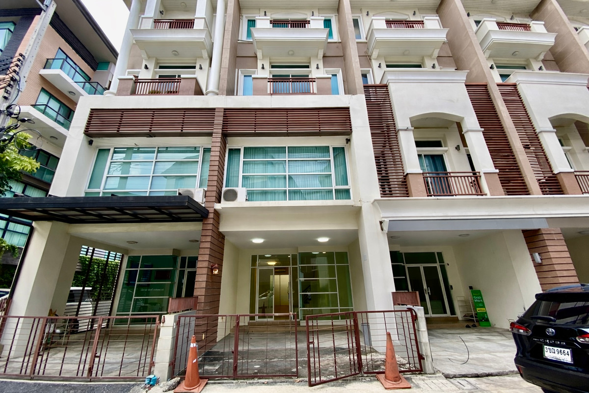 ให้เช่าทาวน์โฮมเกษตร นวมินทร์ ลาดปลาเค้า : ให้เช่า Townhome 4 ชั้น Premium Place Ekkamai–Ramintra 2 | เหมาะทำโฮมออฟฟิศ | พื้นที่ใหญ่ ทำเลเลียบด่วน