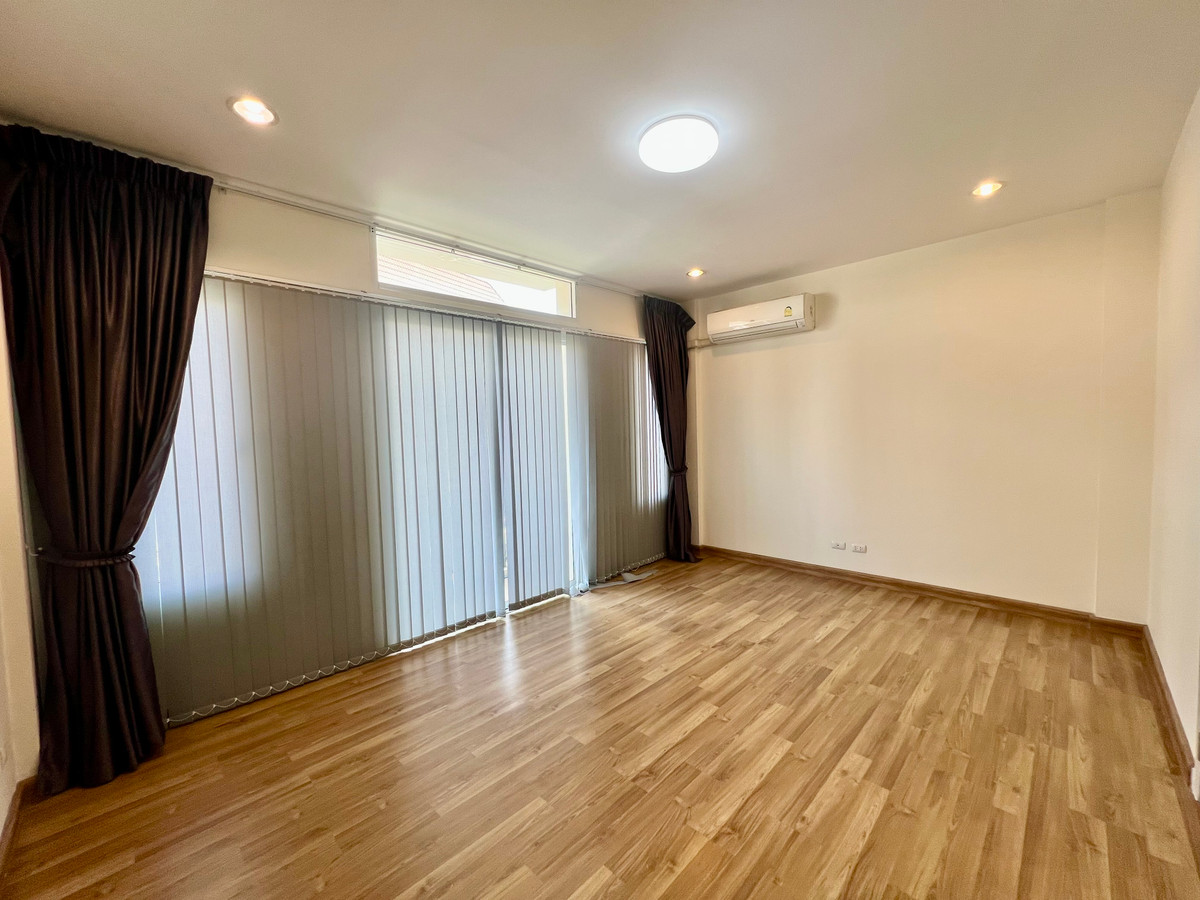 ให้เช่าทาวน์โฮมเกษตร นวมินทร์ ลาดปลาเค้า : ให้เช่า Townhome 4 ชั้น Premium Place Ekkamai–Ramintra 2 | เหมาะทำโฮมออฟฟิศ | พื้นที่ใหญ่ ทำเลเลียบด่วน