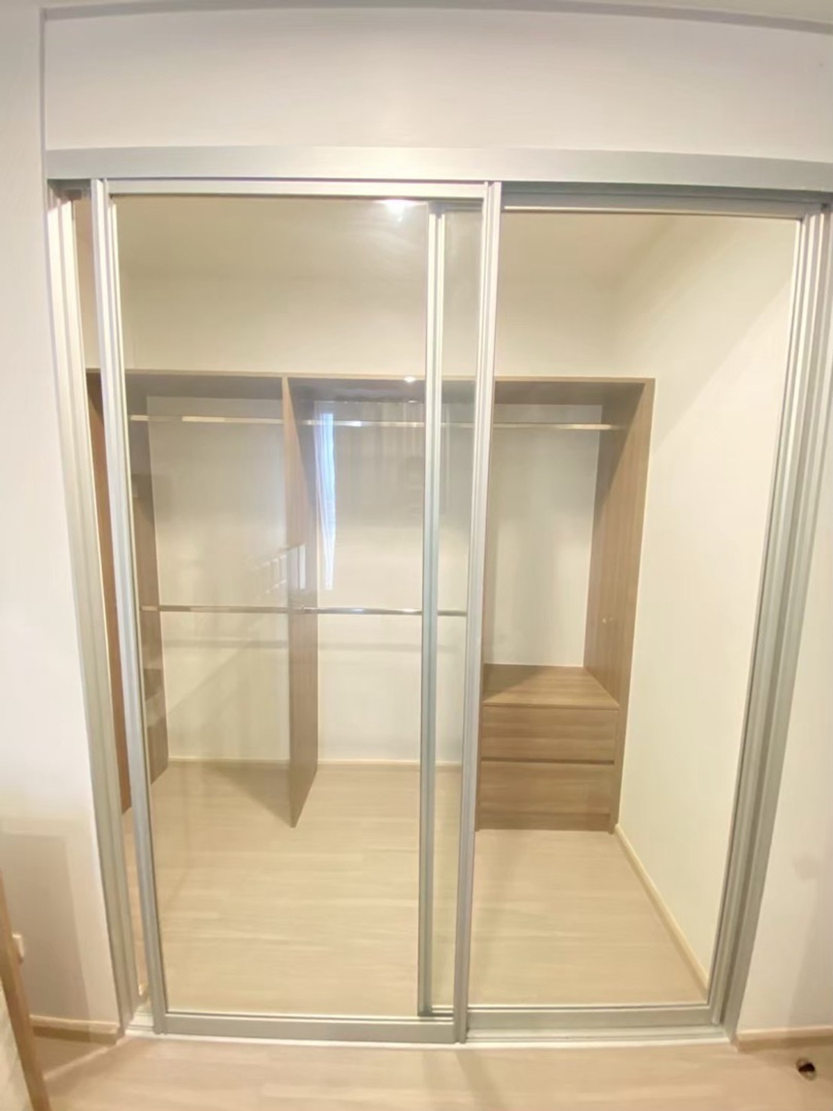 For RentCondoBang kae, Phetkasem : !!Guaranteed price Big room 35 sq m. Floor not high. 
🥰If next to MRT Phasi Charoen and Seacon Bang Khae Department Store Must be here 🥰