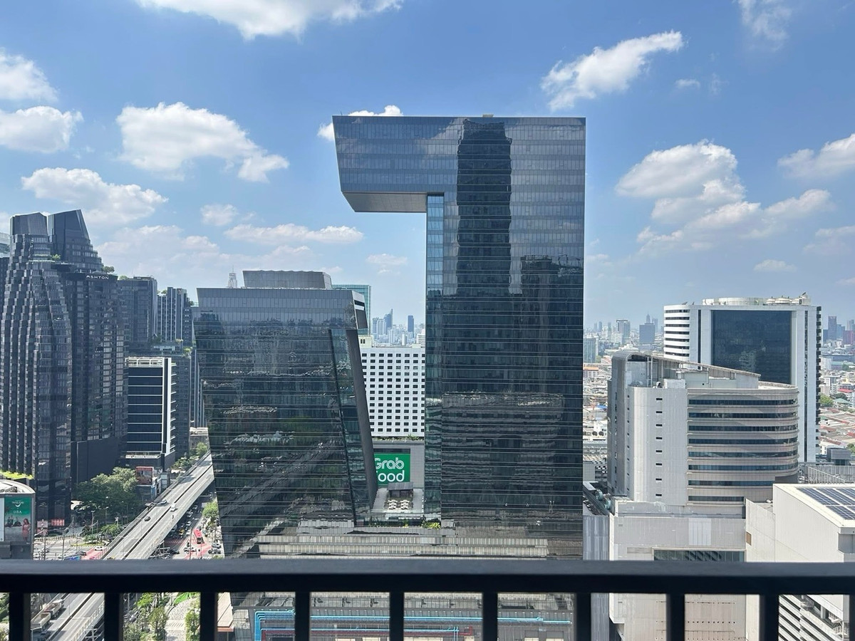 ให้เช่าคอนโดพระราม 9 เพชรบุรีตัดใหม่ RCA : 🚀 Nue District พระราม9 - 31ตรม. 1นอน1น้ำ พร้อมอยู่ 092-545-6151 (ทีม)