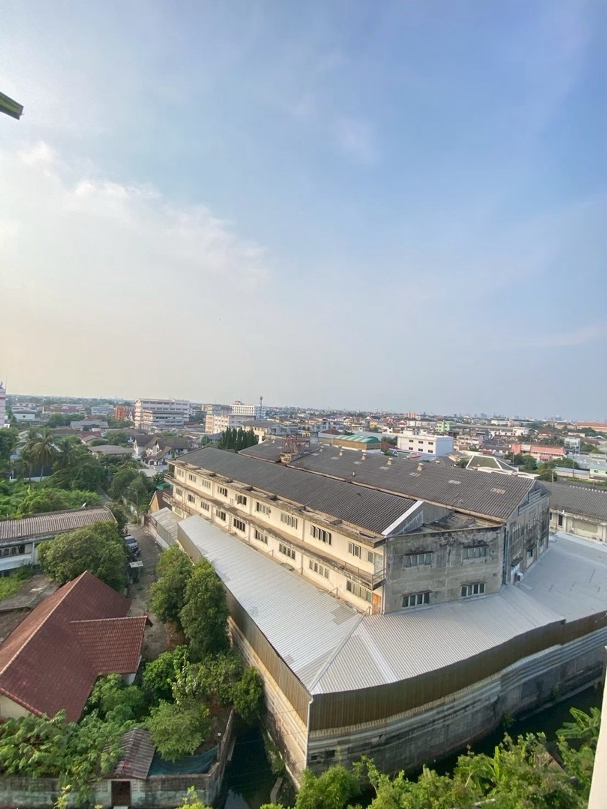 For RentCondoBang kae, Phetkasem : !!Guaranteed price Big room 35 sq m. Floor not high. 
🥰If next to MRT Phasi Charoen and Seacon Bang Khae Department Store Must be here 🥰