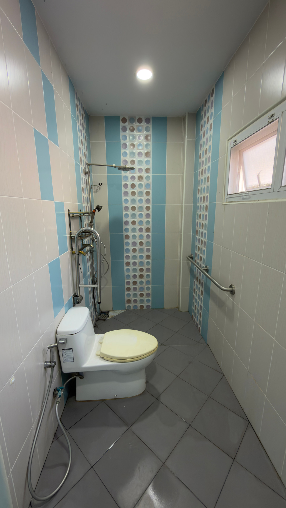 ขายบ้านเลียบทางด่วนรามอินทรา : หลุดจอง‼️บ้านเดี่ยวหลังมุม ทำเลดี  ใกล้เลียบด่วน เดินทางสะดวก และที่สำคัญ…ราคาถูกกว่าตลาดมาก ราคานี้หาไม่ได้อีกแล้ว ✅🔥🚨  ลดเหลือเพียง 5.9 ล้านบาท