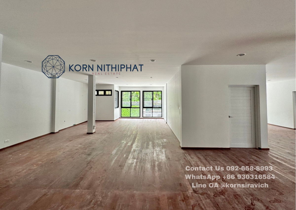 For RentRetail SpaceOnnut, Udomsuk : Single house for rent, doing business, Pridi Banomyong, Sukhumvit 71, parking for many cars.