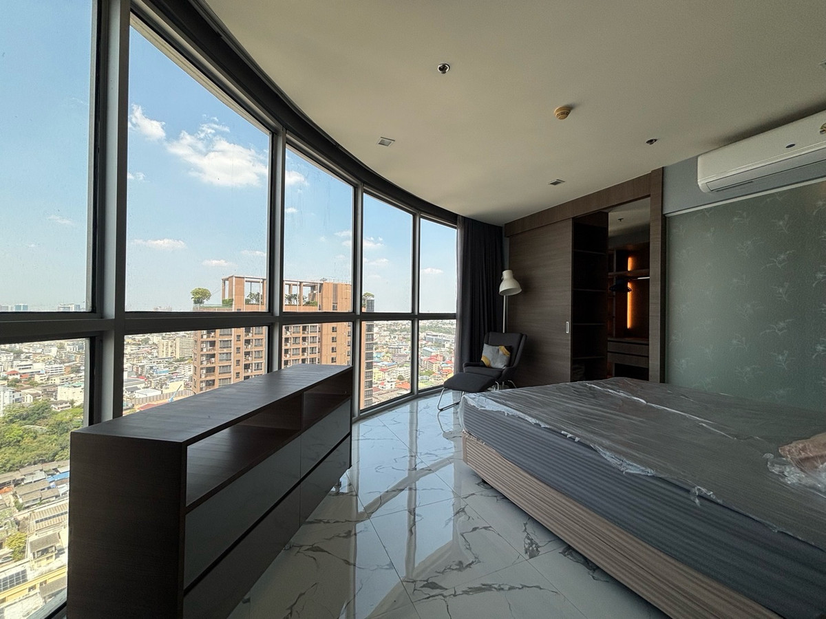 ให้เช่าคอนโดอ่อนนุช อุดมสุข : ✨ ให้เช่าคอนโดหรู Rare Layout ห้องมุมโค้ง วิวเมืองกรุงเทพชั้นสูง สวยมาก
📍 โครงการ Skywalk Residences
ใกล้ BTS พระโขนง เพียง 250 เมตร (เดิน 3 นาที) :25,000 THB/month 51ตรม