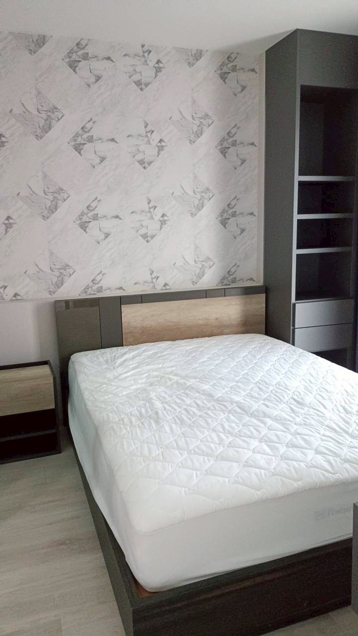 For RentCondoRatchathewi,Phayathai : For urgent rent, 2 bedrooms, 1 bathroom, Rhythm Rangnam, Rhythm Rangnam (ready to move in)