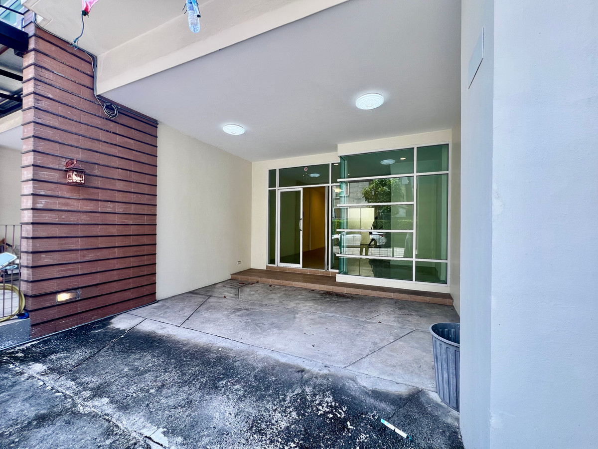 ให้เช่าทาวน์โฮมเกษตร นวมินทร์ ลาดปลาเค้า : ให้เช่า Townhome 4 ชั้น Premium Place Ekkamai–Ramintra 2 | เหมาะทำโฮมออฟฟิศ | พื้นที่ใหญ่ ทำเลเลียบด่วน