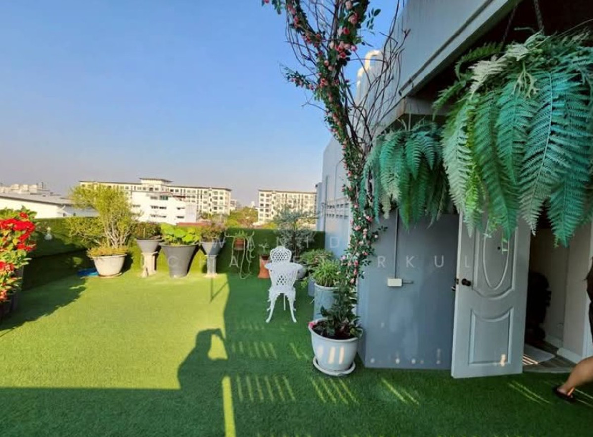 ขายบ้านพระราม 9 เพชรบุรีตัดใหม่ RCA : บ้านเดี่ยว 4 ชั้น พระราม9 ซ.43 พื้นที่ใช้สอยกว่า 704 ตรม. ใกล้ห้างเดอะไนน์ บ้านใจกลางเมือง มีระเบียงทุกห้อง ทิศเหนือ-ใต้ บ้านสวยสภาพดีมาก เหมาะอยู่อาศัย ทำโฮมออฟฟิศ คาเฟ่ เข้าออกได้หลายทาง