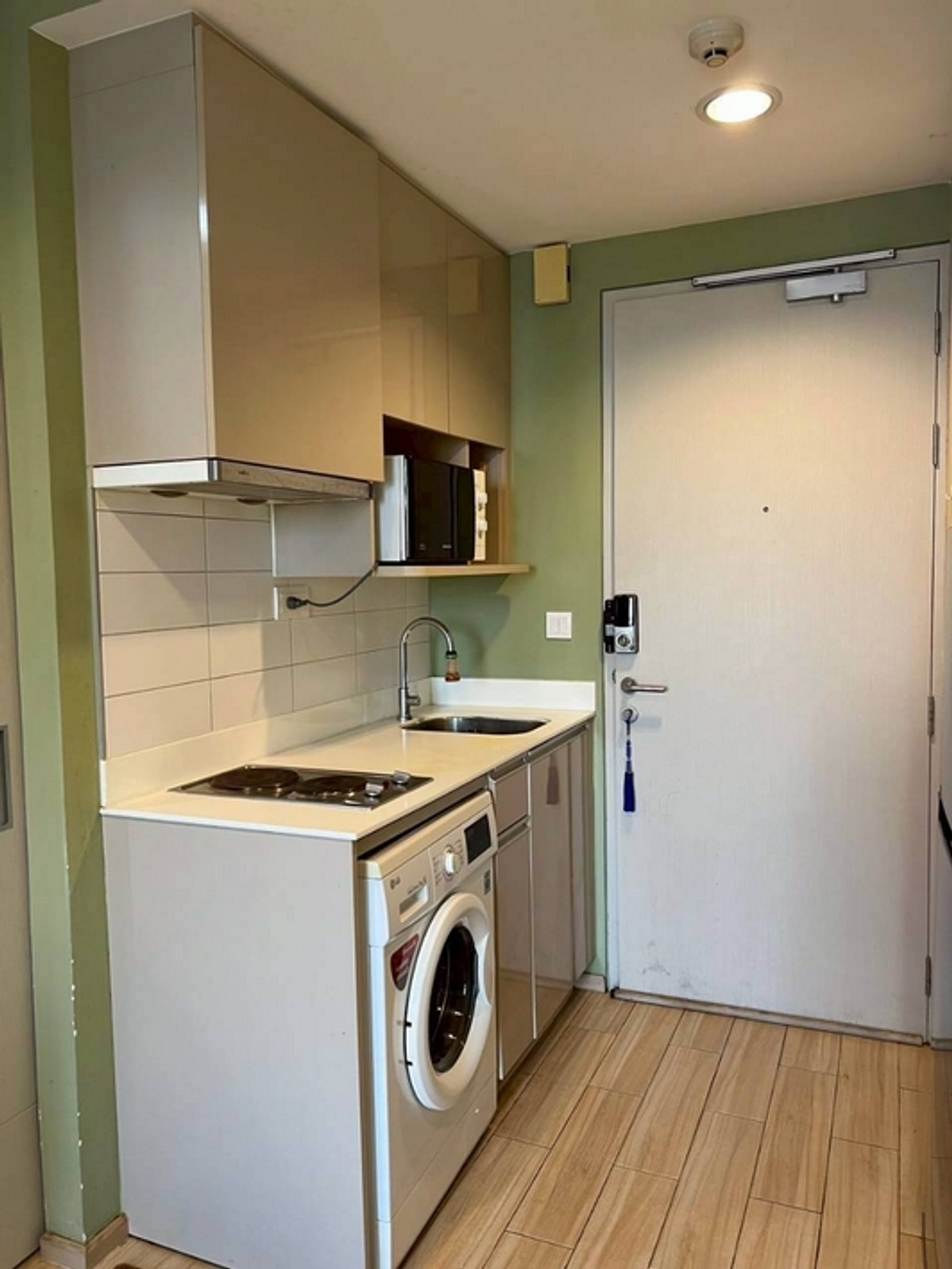 For RentCondoRatchathewi,Phayathai : For rent, Ideo Q Siam - Ratchathewi, size 34 sq m., fully furnished, near BTS Ratchathewi.