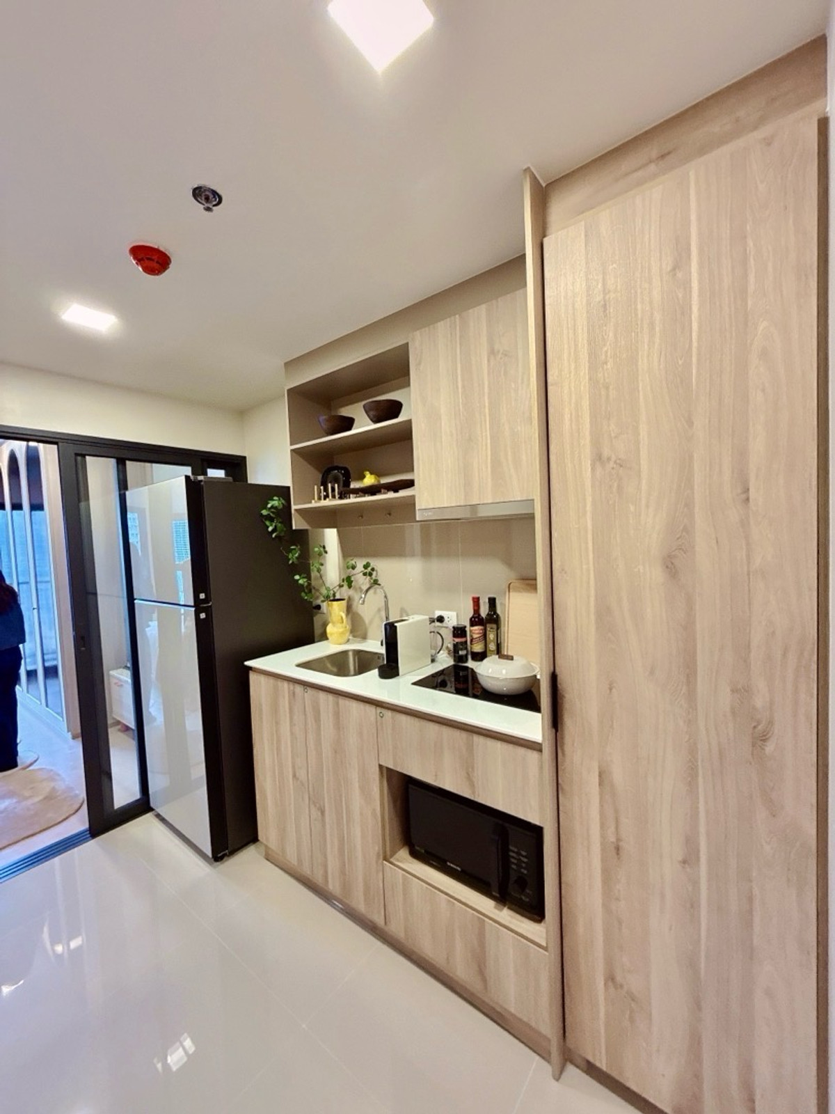 ขายคอนโดพระราม 9 เพชรบุรีตัดใหม่ RCA : 𝐓𝐇𝐄 𝐁𝐀𝐒𝐄 𝐑𝐀𝐌𝐀𝟗 ใกล้ 𝐌𝐑𝐓 พระราม𝟗 ฟรีเงินดาวน์ 𝐎 บาท ผ่อนสบายๆ 𝟖,𝟗𝟎𝟎/เดือน ฟรีทุกค่าใช่จ่าย 