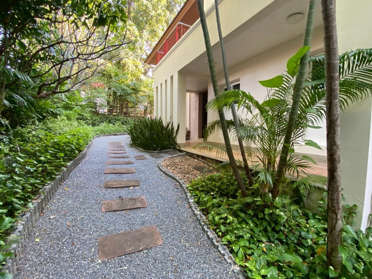 For RentHouseChaengwatana, Muangthong : Luxury Private Pool Villa Near ISB for Expat Families, Spacious Living