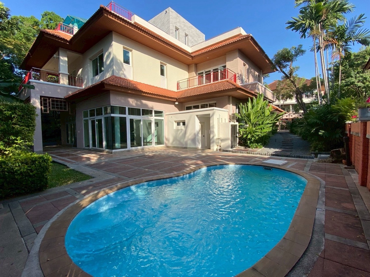 ให้เช่าบ้านแจ้งวัฒนะ เมืองทอง : ให้เช่าบ้านหรูพร้อมสระส่วนตัว ใกล้ ISB เหมาะสำหรับครอบครัวใหญ่