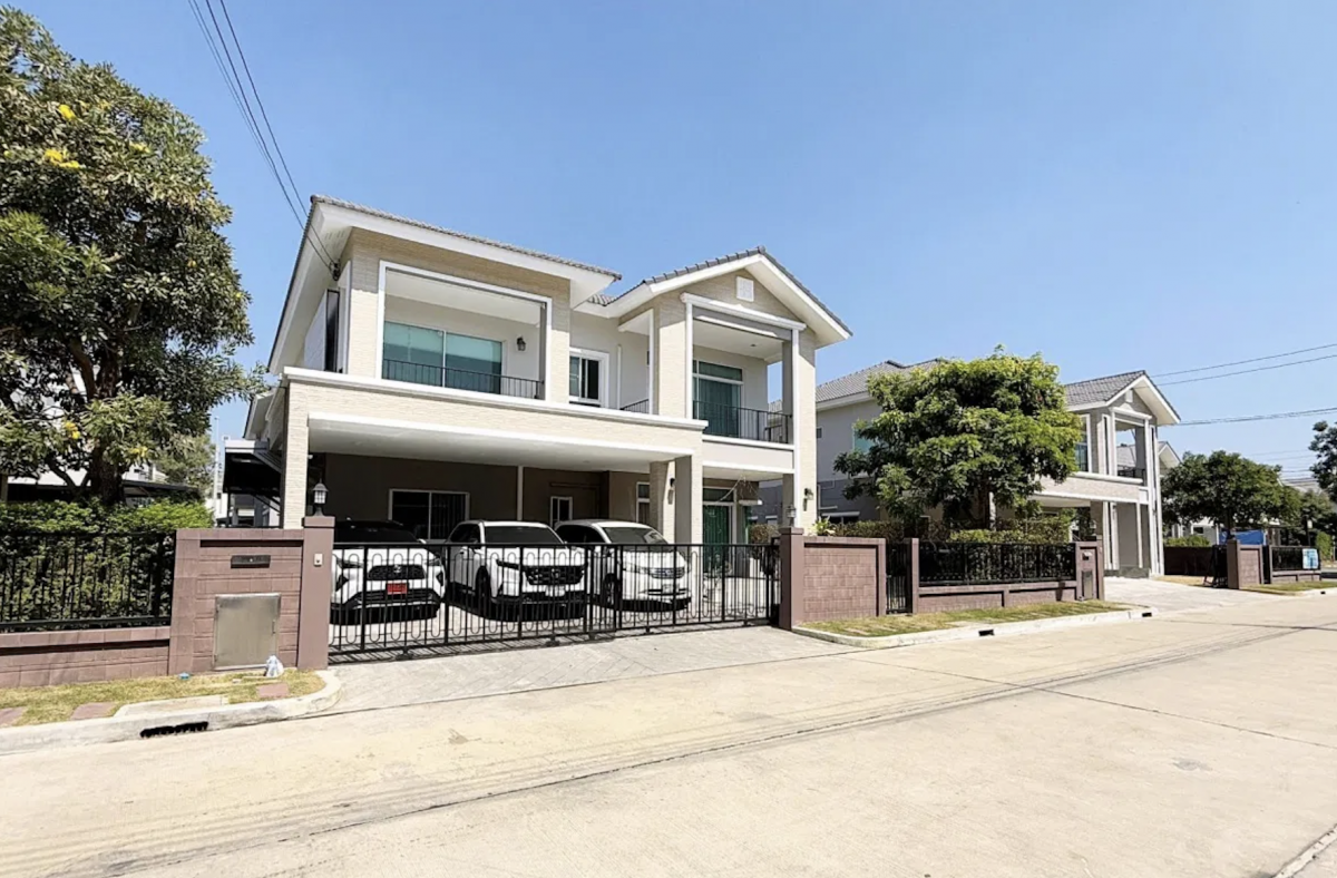 For SaleHouseNawamin, Ramindra : 28/02/2026, Luxury house with 5 bedrooms on a land area of ​​91 sq m in the Ramintra area. 
For rent or sale for only 70,000 baht/month or 13.9 million only!