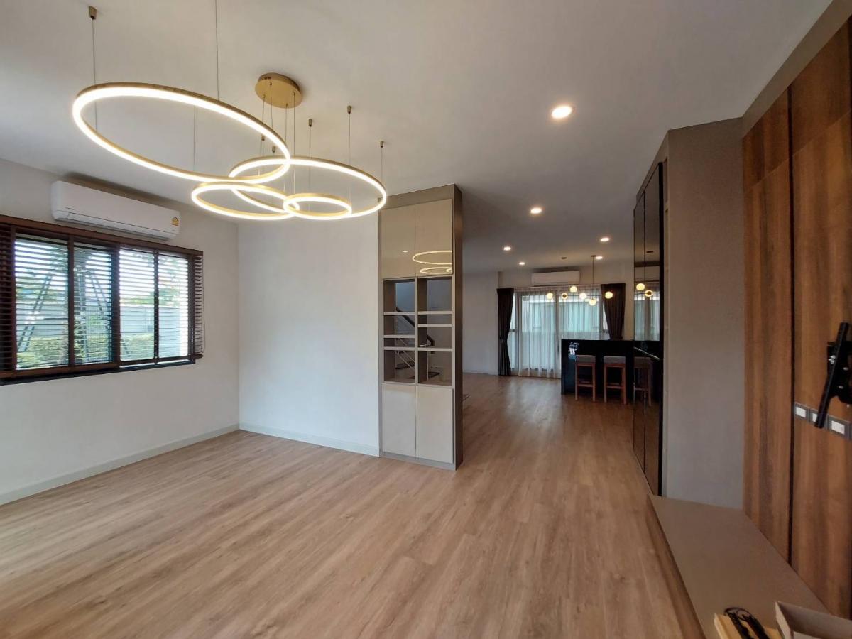 ขายบ้านพุทธมณฑล ศาลายา : 28/02/2026, บ้านเดี่ยว The City บรมราชชนนี-ทวีวัฒนา 4 นอน ตกแต่งครบ พร้อมอยู่ 
เนื้อที่กว้าง 109 ตร.ว. ใกล้มหิดล ราคา 13.8 ล้าน พลาดไม่ได้!