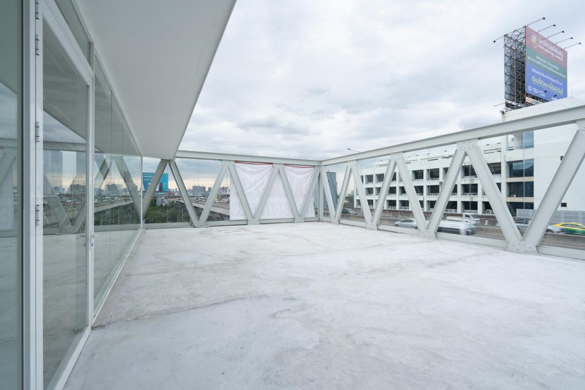 ขายสำนักงานพระราม 9 เพชรบุรีตัดใหม่ RCA : 28/02/2026, ตึกสำนักงานใจกลางพระราม 9 ใกล้รถไฟฟ้า ขนาดใหญ่ 1500 ตรม. พร้อมเช่าและขาย 
ลงทุนง่าย ผลตอบแทนดี ราคาพิเศษ 115 ล้าน พร้อมเช่า 630,000 บาทต่อเดือน