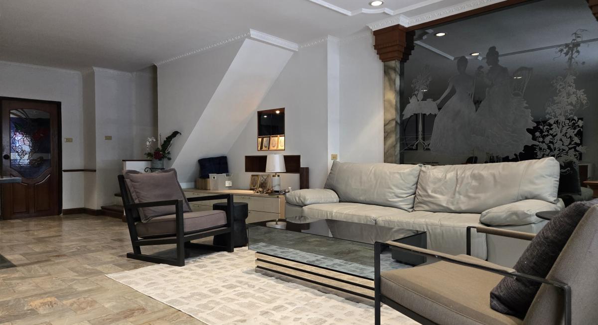 ให้เช่าบ้านสุขุมวิท อโศก ทองหล่อ : 28/02/2026, บ้านเดี่ยว 3 ห้องนอน เนื้อที่กว้าง 30 ตรว. ใกล้ BTS อ่อนนุช Sukhumvit Garden City ให้เช่า 55,000 บาท/เดือน พร้อมเข้าอยู่ทันที