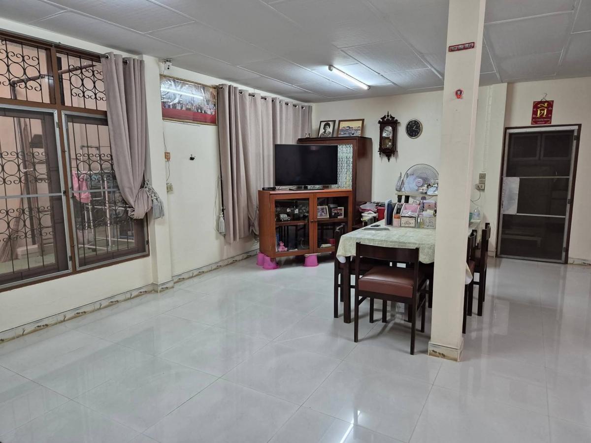 ขายบ้านเกษตร นวมินทร์ ลาดปลาเค้า : 28/02/2026, บ้านเดี่ยว 2 นอน 2 น้ำ 120 ตรม. ใจกลางลาดพร้าว ราคาพิเศษ 4.95 ล้าน 
ใกล้แยกลาดพร้าว – รัชโยธิน เดินทางสะดวกพร้อมเข้าอยู่ได้ทันที!