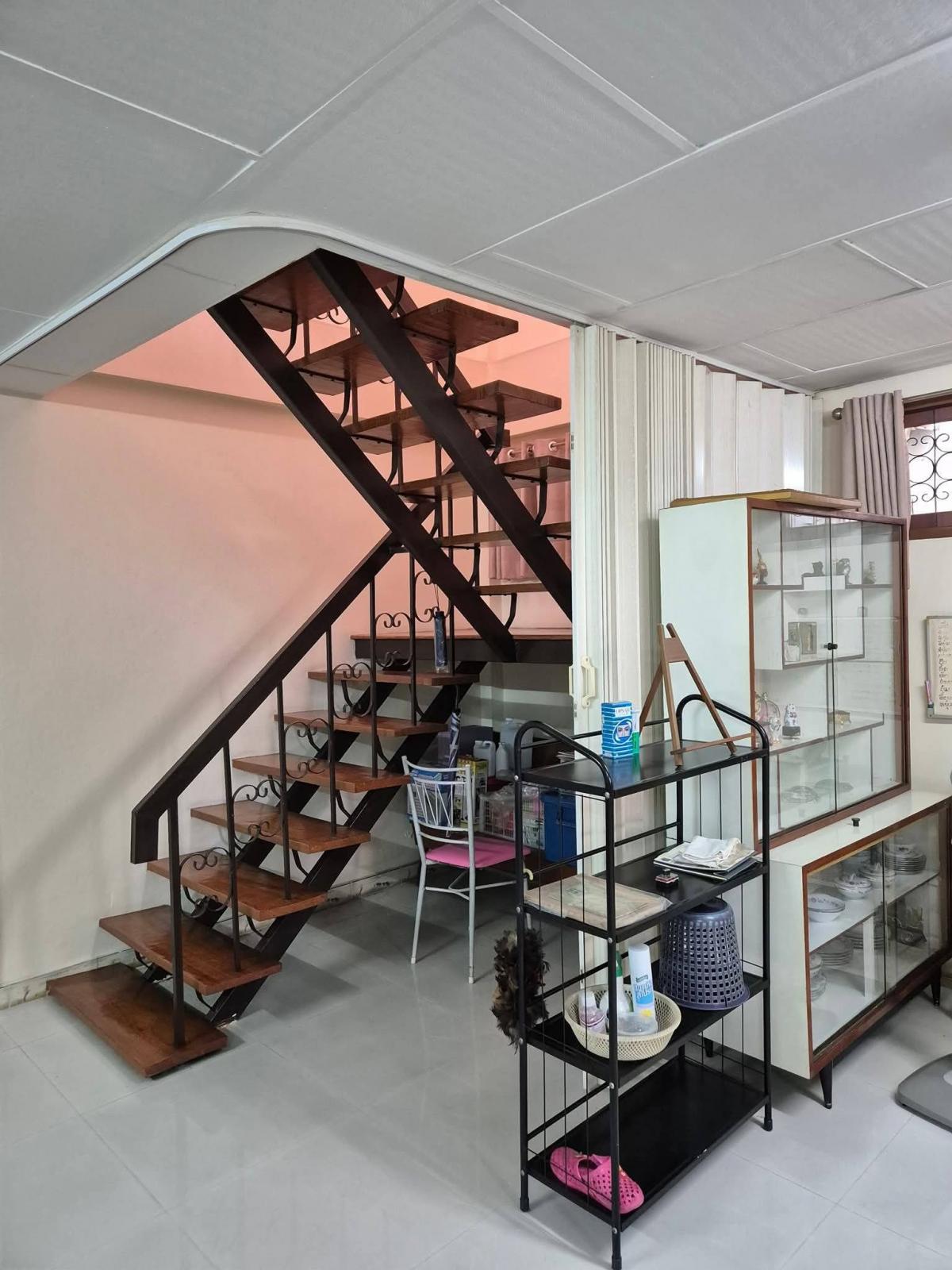 ขายบ้านเกษตร นวมินทร์ ลาดปลาเค้า : 28/02/2026, บ้านเดี่ยว 2 นอน 2 น้ำ 120 ตรม. ใจกลางลาดพร้าว ราคาพิเศษ 4.95 ล้าน 
ใกล้แยกลาดพร้าว – รัชโยธิน เดินทางสะดวกพร้อมเข้าอยู่ได้ทันที!