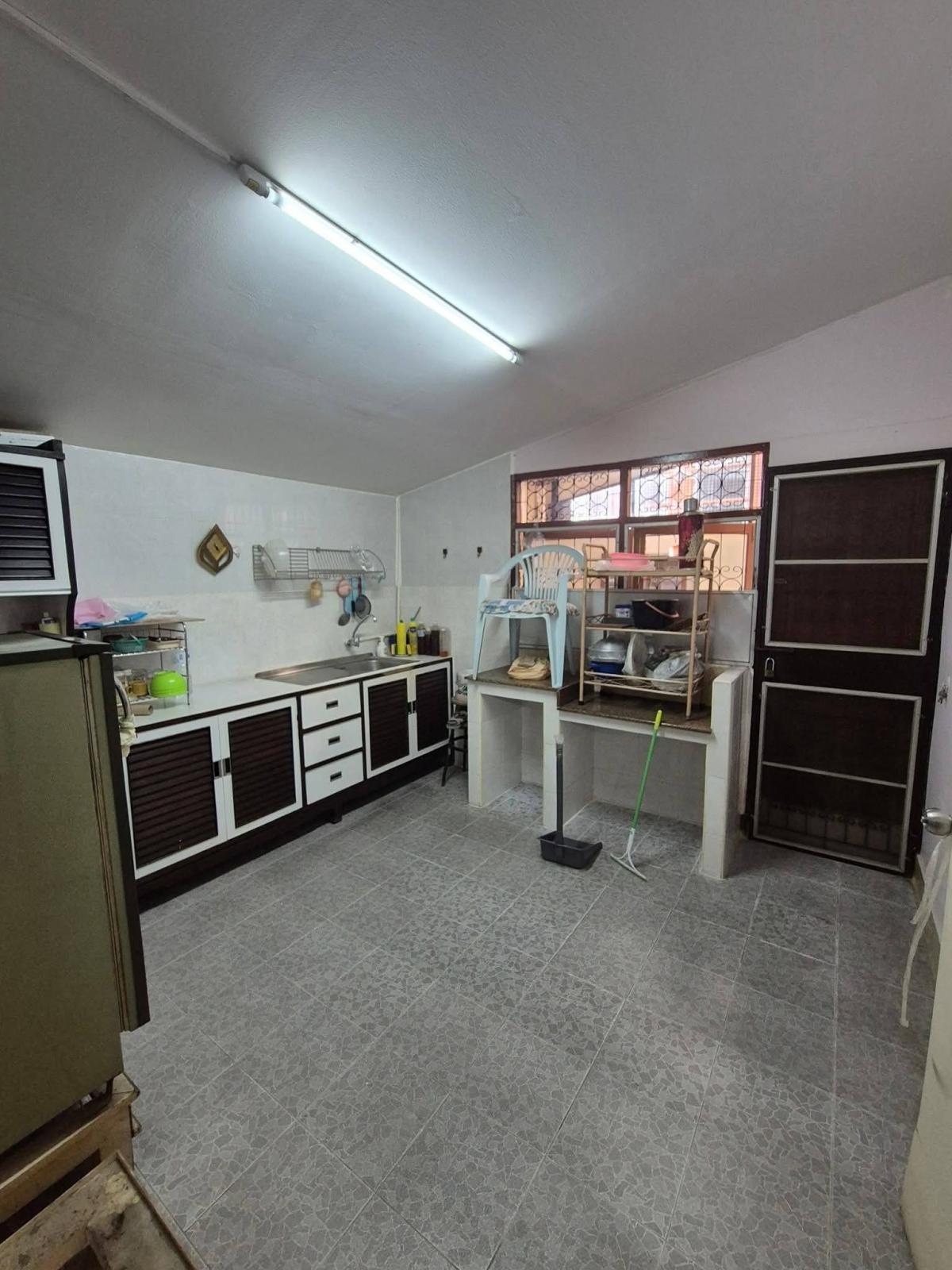 ขายบ้านเกษตร นวมินทร์ ลาดปลาเค้า : 28/02/2026, บ้านเดี่ยว 2 นอน 2 น้ำ 120 ตรม. ใจกลางลาดพร้าว ราคาพิเศษ 4.95 ล้าน 
ใกล้แยกลาดพร้าว – รัชโยธิน เดินทางสะดวกพร้อมเข้าอยู่ได้ทันที!