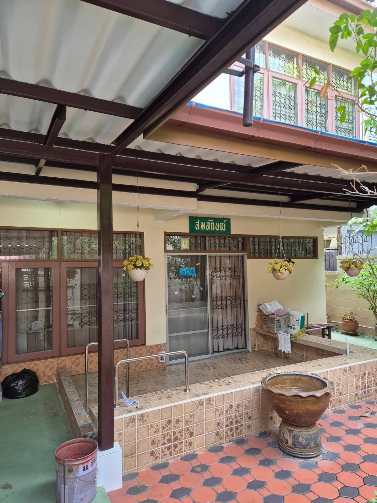 ขายบ้านเกษตร นวมินทร์ ลาดปลาเค้า : 28/02/2026, บ้านเดี่ยว 2 นอน 2 น้ำ 120 ตรม. ใจกลางลาดพร้าว ราคาพิเศษ 4.95 ล้าน 
ใกล้แยกลาดพร้าว – รัชโยธิน เดินทางสะดวกพร้อมเข้าอยู่ได้ทันที!