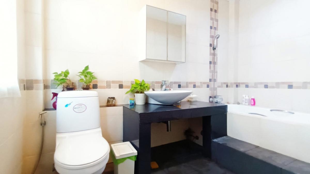 For SaleHouseLadprao101, Happy Land, The Mall Bang Kapi : 28/02/2026, Wasinee detached house, 3 bedrooms, 3 bathrooms, next to garden + swimming pool. 
Quiet, Lat Phrao 101, ready to move in, price 7.7 million.