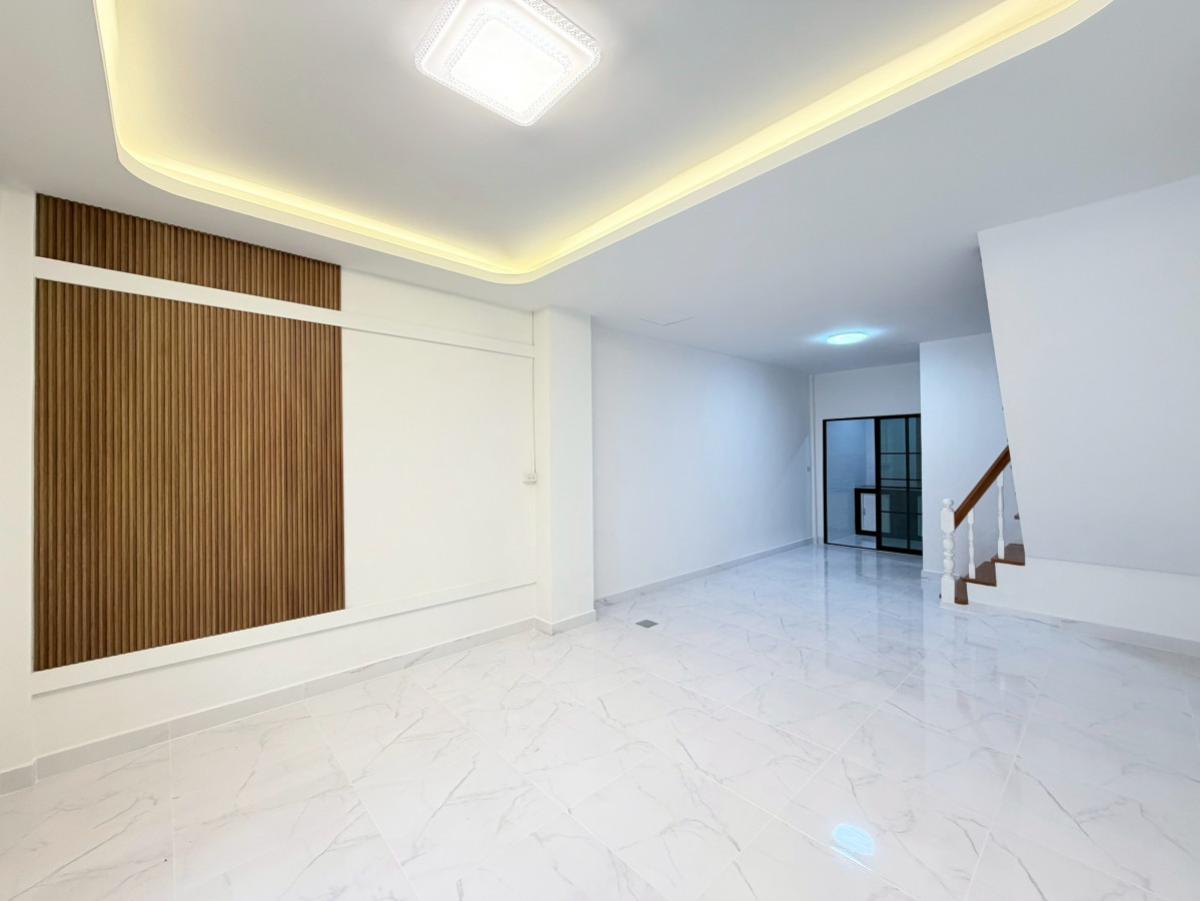 For SaleTownhomePathum Thani,Rangsit, Thammasat : For Sale Townhouse/Townhome  , Baan Suan Thong Villa 8 , BTS-Khu Khot , Lat Sawai , Lam Luk Ka , Pathum Thani , CX-147120