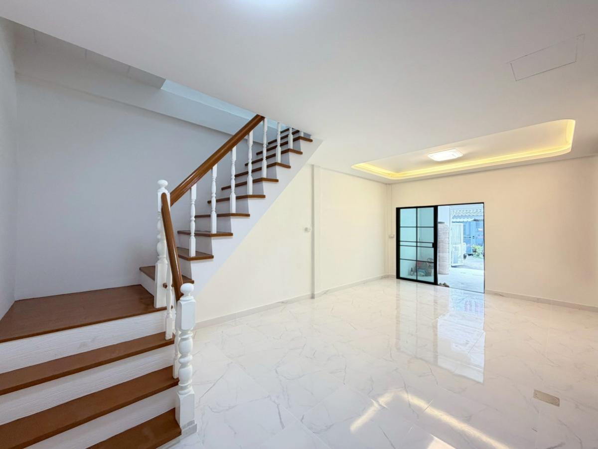 For SaleTownhomePathum Thani,Rangsit, Thammasat : For Sale Townhouse/Townhome  , Baan Suan Thong Villa 8 , BTS-Khu Khot , Lat Sawai , Lam Luk Ka , Pathum Thani , CX-147120