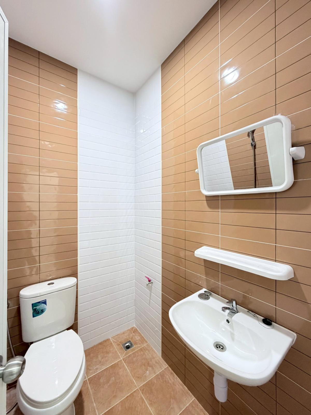 For SaleTownhomePathum Thani,Rangsit, Thammasat : For Sale Townhouse/Townhome  , Baan Suan Thong Villa 8 , BTS-Khu Khot , Lat Sawai , Lam Luk Ka , Pathum Thani , CX-147120