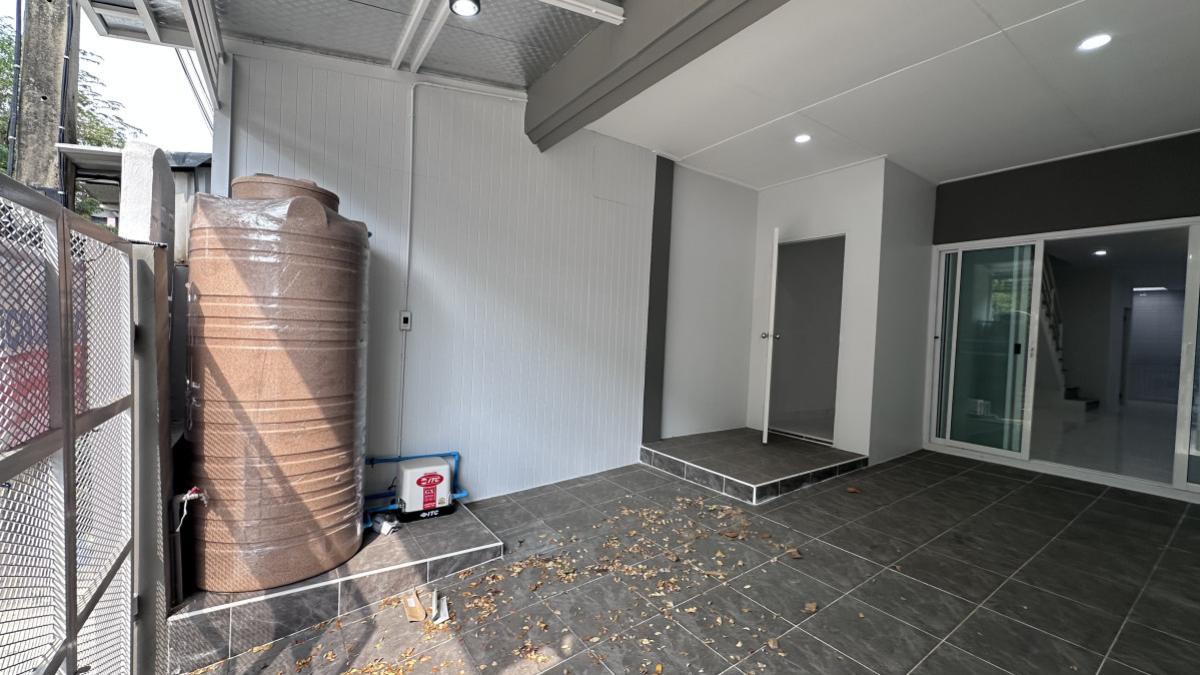 For SaleTownhomePathum Thani,Rangsit, Thammasat : For Sale House , Baan Sathaporn Rangsit , newly renovated , Bueng Yitho , Thanyaburi , Pathum Thani , CX-147389