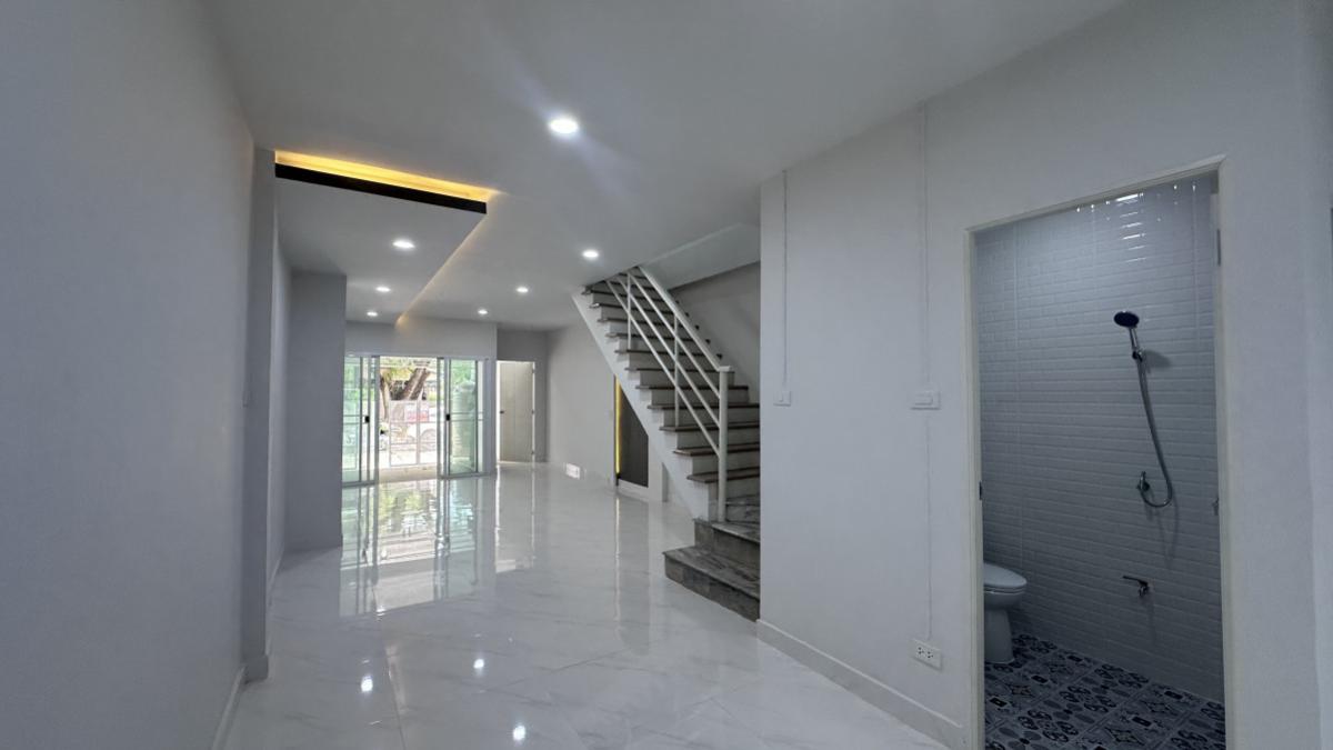 For SaleTownhomePathum Thani,Rangsit, Thammasat : For Sale House , Baan Sathaporn Rangsit , newly renovated , Bueng Yitho , Thanyaburi , Pathum Thani , CX-147389