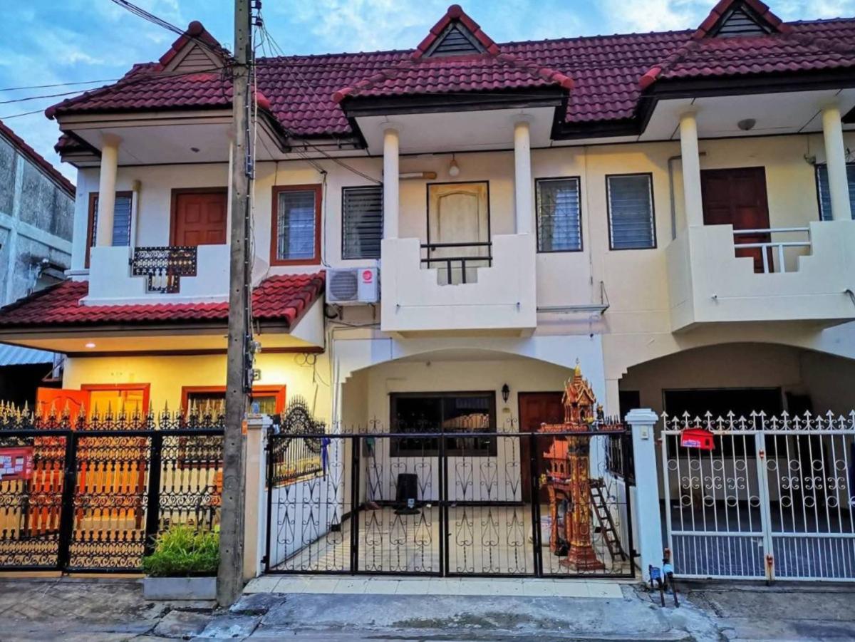 For SaleTownhomePathum Thani,Rangsit, Thammasat : For Sale Townhouse/Townhome  , Natthakan Village 4 , Lak Hok , Mueang Pathum Thani , Pathum Thani , CX-147452