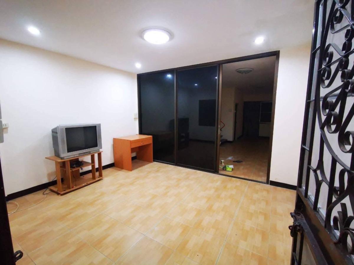 For SaleTownhomePathum Thani,Rangsit, Thammasat : For Sale Townhouse/Townhome  , Natthakan Village 4 , Lak Hok , Mueang Pathum Thani , Pathum Thani , CX-147452