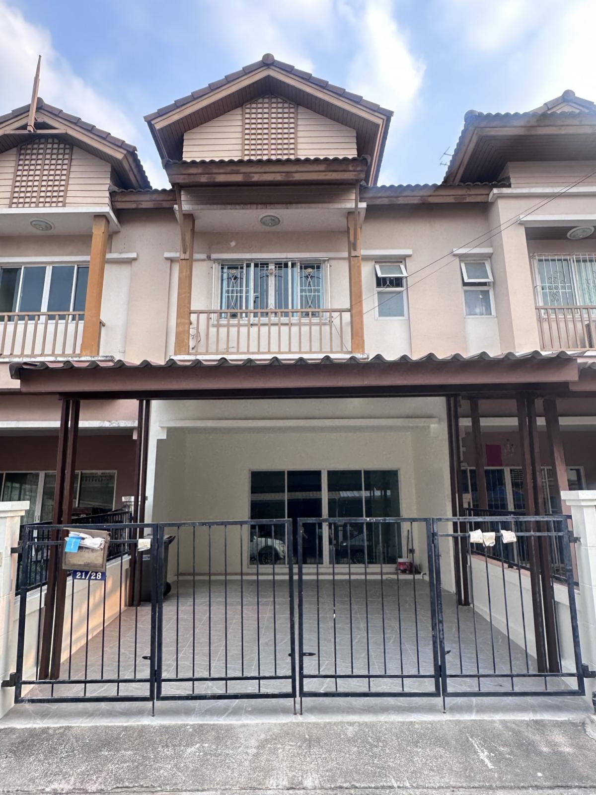 ขายทาวน์โฮมบางแค เพชรเกษม : ขายทาวน์เฮ้าส์/ทาวน์โฮม  ปริญลักษณ์ ไลท์ วงแหวน - สาทร รีโนเวทใหม่ บางแค เขต บางแค กรุงเทพ CX-147172