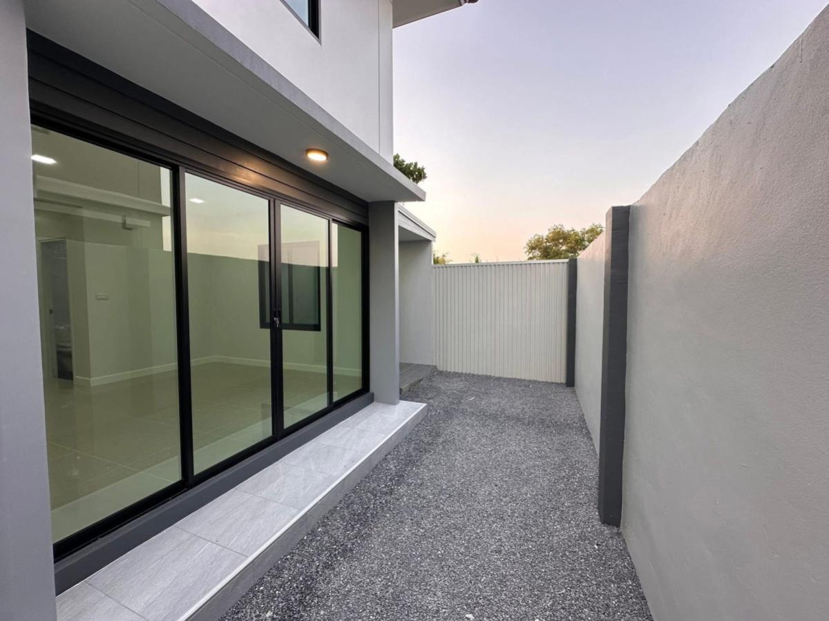 For SaleHousePathum Thani,Rangsit, Thammasat : For Sale House , Pruksa Village 21 Delight Lumlukka Klong 4 , Lat Sawai , Lam Luk Ka , Pathum Thani , CX-147662