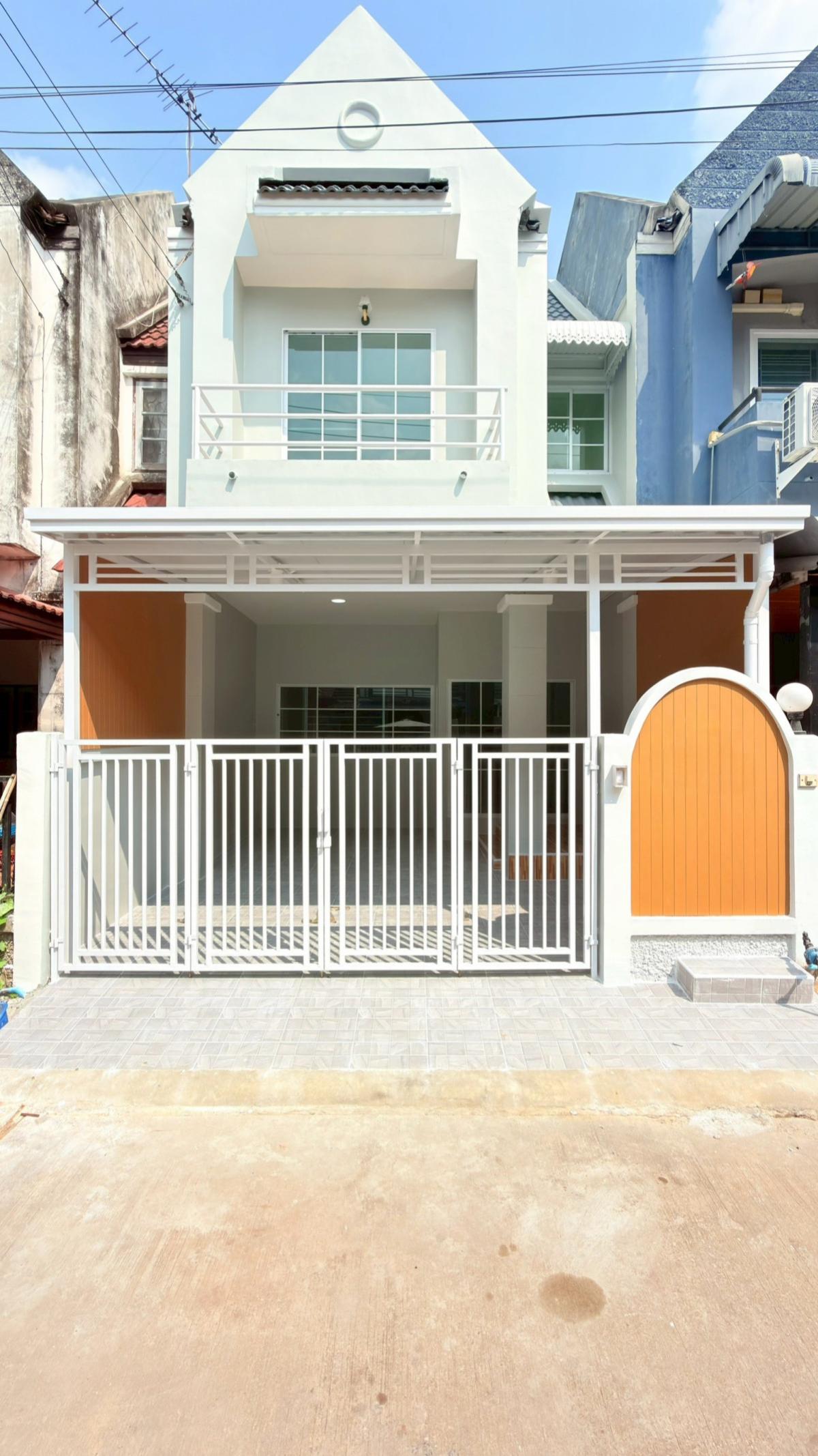 For SaleTownhomePathum Thani,Rangsit, Thammasat : For Sale Townhouse/Townhome  , Saranthorn Rangsit Khlong 4 , wide frontage , newly renovated , Bueng Yitho , Thanyaburi , Pathum Thani , CX-147576