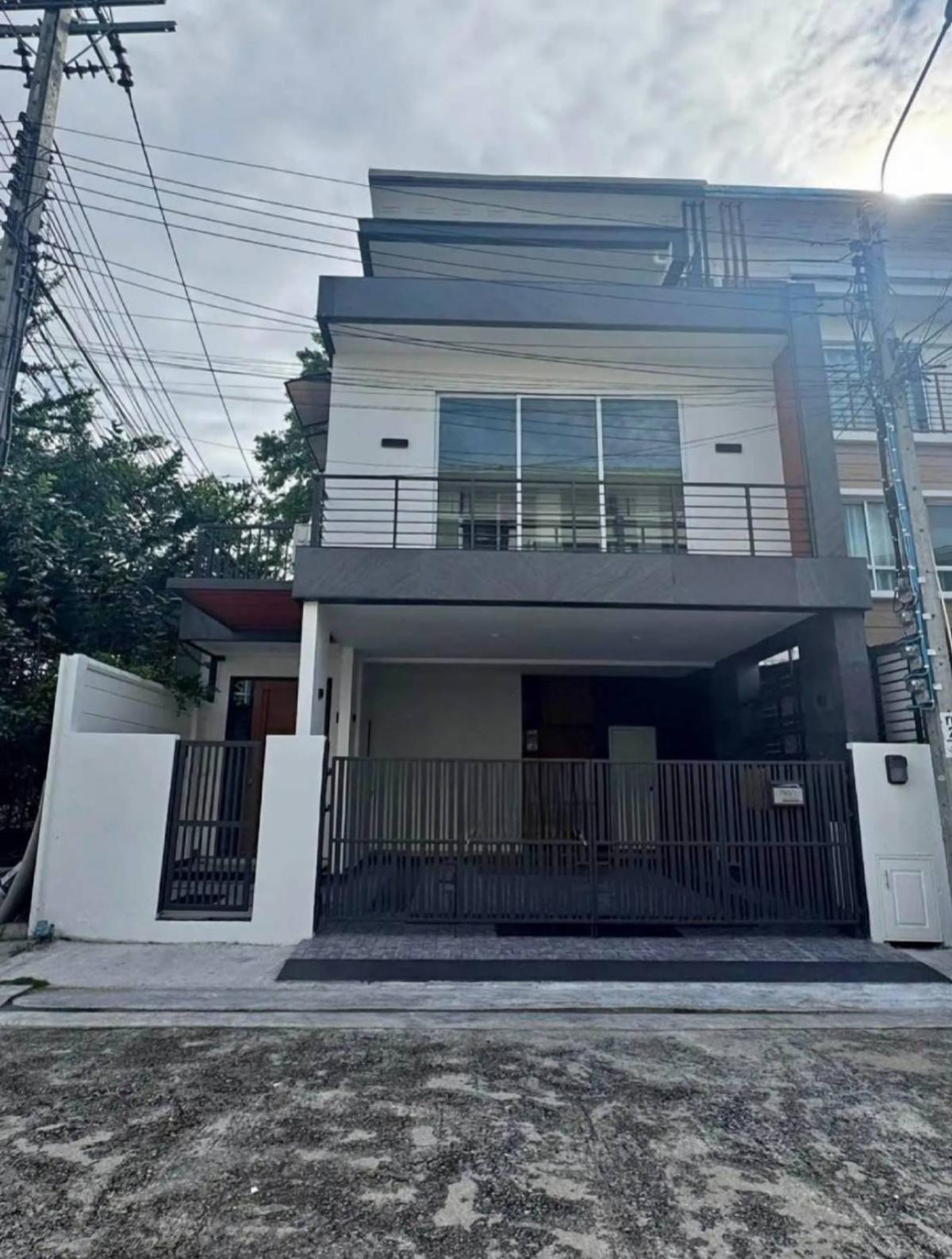 For SaleTownhomePattanakan, Srinakarin : For Sale Townhouse/Townhome  , Villette City Pattanakarn 38 , corner unit , MRT-Kelantan , Suan Luang , Suan Luang , Bangkok , CX-147566
