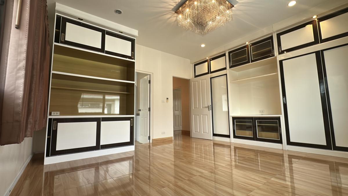 For SaleHousePathum Thani,Rangsit, Thammasat : For Sale House , Casa Ville Rangsit-Klong 2 , corner unit , wide frontage , newly renovated , Pracha Thipat , Thanyaburi , Pathum Thani , CX-147574